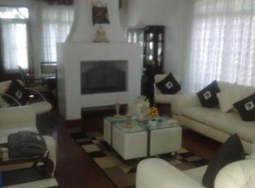 Casa · 361m² · 4 Quartos · 4 Vagas · Casa de campo na cidade com piscina, Vila Rosália