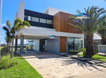 Item · Casa no condomínio fechado em Torres