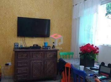 Casa · 186m² · 6 Quartos · 3 Vagas ·  Sobrado amplo com 186m² localizado no Bairro Alves Dias em São Bernardo do Campo- SP.