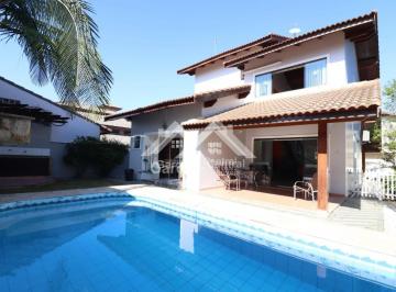Casa · 211m² · 3 Quartos · 3 Vagas · Sobrado em Peruíbe no bairro Sambura