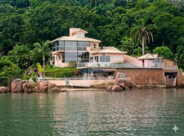a8e6628b4e1221318b3e4ea16ea8a9ce2aef67fc · Casa na beira do mar, em Sambaqui!!