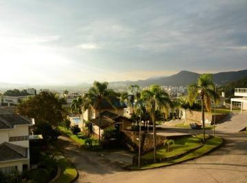 7ef8222c063ebe01e6734e495c9b51a7e829bf9b · Casa de altíssimo padrão em condomínio fechado com vista no Córrego Grande