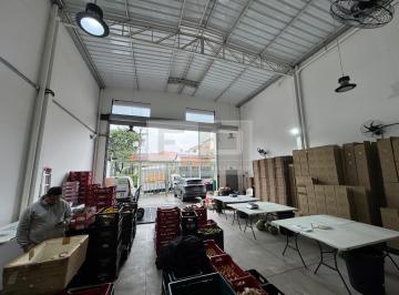 Comercial · 230m² · 4 Vagas · Galpão comercial