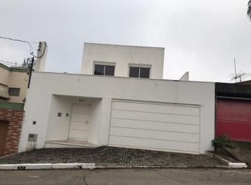 Casa · 400m² · 3 Quartos · 3 Vagas · Casa recém construída com 400 m², materiais nobres, 3 dormitórios sendo 3 suítes, 3 vagas.