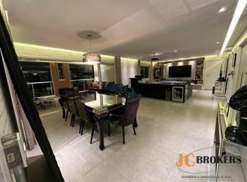 Apartamento · 235m² · 3 Quartos · 4 Vagas · Apartamento com 235m² de área útil