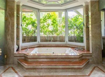 Casa de 4 quartos, São Paulo · Casa cinematográfica com lindo visual + piscina + quadra tenis + hidro e mt mais 