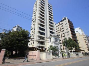 c6e617d6bfa14e48c414415b261831bd729716c1 · Apartamento com 3 quartos à venda no Res. Maison Slovinski - Bairro Centro, em Florianópolis/SC.