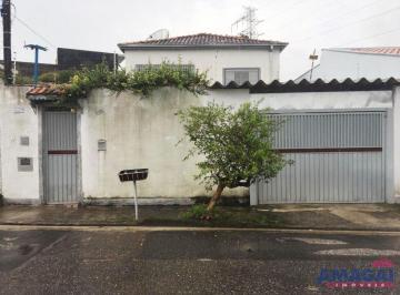 Casa · 169m² · 3 Quartos · Sobrado à Venda