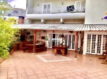 20145707_4.jpg · Casa 5 dormitórios no Parque Assunção