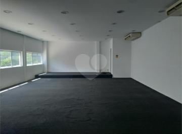 Comercial · 350m² · 2 Vagas · Prédio inteiro à venda em Limão - SP