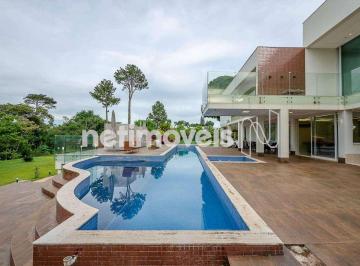add0e85a-f-sk20210156-51-1.jpg · Jardim | Piscina | Amplo Estacionamento | Varanda | Sala de TV | Quartos Espaçosos | Mobilha