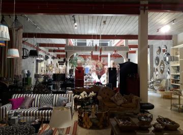Comercial · 1300m² · 4 Vagas · Prédio comercial \ Barra funda \ 2 Pavimentos \ 5 salas \ 4 vagas / Rua Doutor Ribeiro de Almeida