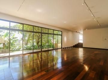 Casa · 608m² · 4 Quartos · 6 Vagas · Casa em rua fechada no coração do Real Parque!