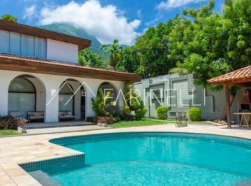 9302-20210226144037_zap.jpg · Casa maravilhosa com linda vista para as montanhas