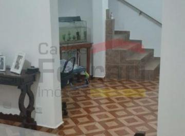 Casa · 112m² · 3 Quartos · 2 Vagas · Terreno com três casas alugadas, para venda na Vila Guacá.