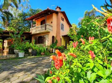Casa de 5 quartos, Esmeraldas · Casa a venda no Condomínio Nossa Fazenda em Esmeraldas-MG