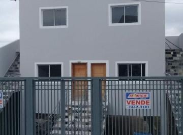 Apartamento · 56m² · 2 Quartos · 1 Vaga · Casa sobreposta - Jd Fortaleza com 2 dorms, sala 2 ambs cozinha ampla, lavanderia e 1 vaga de garage