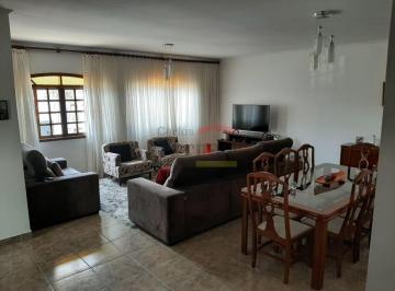 Casa · 250m² · 3 Quartos · 8 Vagas · SOBRADO COM 3 SUÍTES, QUINTAL, CHURRASQUEIRA, 8 VAGAS DE GARAGEM