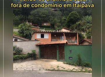 Casa de 5 quartos, Petrópolis · Vende-se charmosa casa em Itaipava , fora de condomínio
