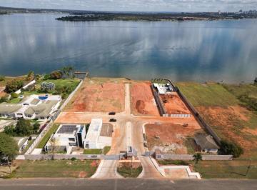 Terreno de 2 quartos, Brasília · Condomínio beira lago Paranoá. Fração escriturada com acesso ao lago.