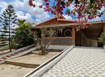 Rural de 2 quartos, Gravatá · Chácara à venda com 2.700m² de terreno em Gravatá/PE! Localizada próximo ao centro da cidade!