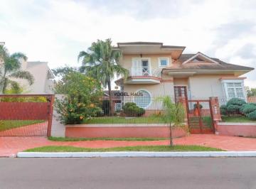 Casa · 242m² · 3 Quartos · 4 Vagas · Sobrado no Moinhos de Vento, em Canoas; 2 lotes.