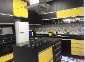 Casa · 343m² · 4 Quartos · 3 Vagas · Sobrado em Jacareí, no bairro Loteamento Villa Branca, à venda.