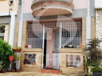Casa · 105m² · 2 Quartos · 1 Vaga · Ótimo Sobrado reformado, com duas suítes na região da Bela Vista.