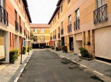 b9ca891bc1de8466b9799506a90b6bda19537396 · Lindo Sobrado em condomínio fechado á venda no bairro da Vila Talarico , com ótima localização , pr