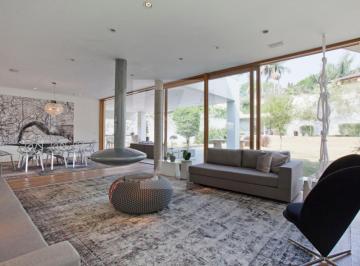 Casa · 540m² · 3 Quartos · 4 Vagas · Belíssima casa no Jardim Guedala - Projeto de Henrique Reinach