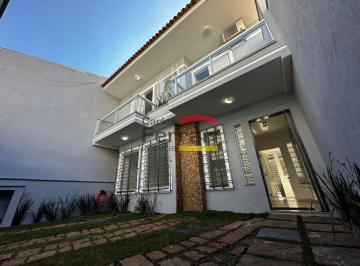 Casa · 142m² · 3 Quartos · 2 Vagas · Sobrado para locação em Santana - 03 suítes e 02 vagas