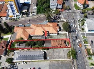 Terreno , Curitiba · Terreno ZR-4 com residência averbada. Localização Central!