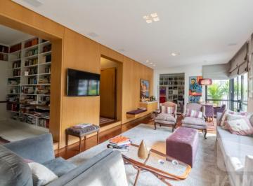 Apartamento · 247m² · 4 Quartos · 4 Vagas · Apartamento padrão com 4 dormitórios sendo 3 suites e 4 vagas.