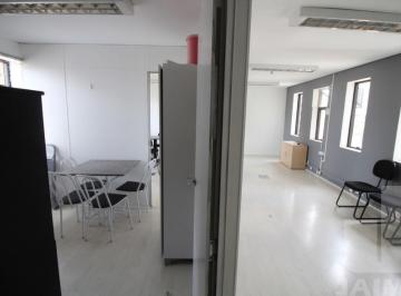 Comercial · 70m² · 2 Vagas · Conjunto Comercial super iluminado, 2 salas, próximo ao metrô.