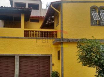 Casa · 210m² · 3 Quartos · 2 Vagas · SOBRADO COM 3 DORMITÓRIOS, SENDO 1 SUÍTE, 2 VAGAS DE GARAGEM, CHURRASQUEIRA