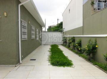Casa · 244m² · 3 Quartos · 5 Vagas · Casa à venda no bairro Jardim da Saúde com 244 metros, 3 dormitórios, 2 suítes e 5 vagas