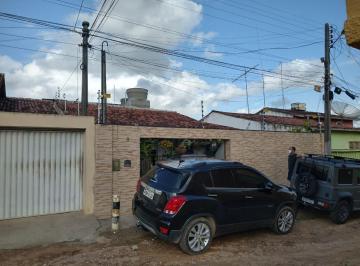 Casa de 4 quartos, Gravatá · Casa solta à venda em Gravatá-PE! REF:4033
