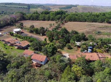 Rural de 10 quartos, São Roque de Minas · Rural  -2,4km da cidade. ótimo acesso, 20000 m2 / Pousada na Serra da Canastra.