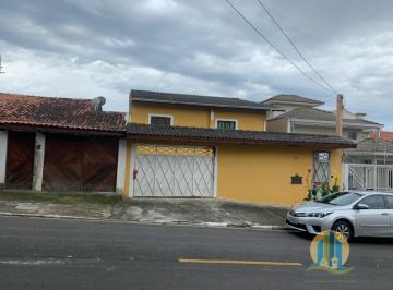 Casa · 252m² · 5 Quartos · 4 Vagas · Casa á Venda em Santana de Parnaíba / SP