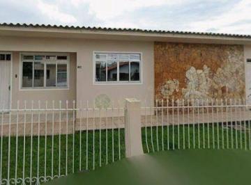 8c2087f7cedb6896e6670bc2ca1891741fc79b13 · Casa com 3 quartos e 3 vagas em Capoeiras, Florianópolis.