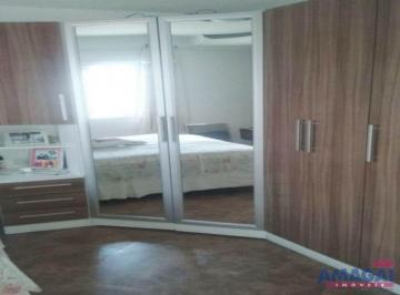 Casa · 255m² · 4 Quartos · 6 Vagas · Casa à Venda