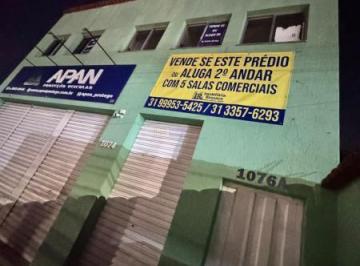 92283_30-1_101819.jpg · PREDIO COMERCIAL COM LOJAS E SALAS
