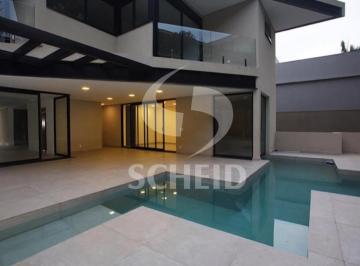 Casa · 900m² · 5 Quartos · 10 Vagas · Casa de alto padrão com paisagismo assinado por Marcelo Faisal, 5 suítes e 10 vagas no Jd Guedala!