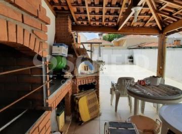Casa · 175m² · 3 Quartos · 2 Vagas · Sobrado com 3 Quartos e 3 banheiros à Venda, 175 m² por R$ 1.200.000