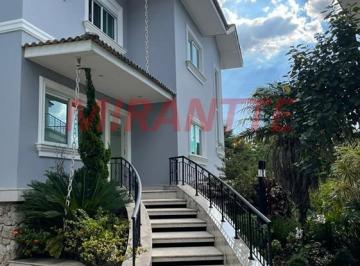 5450e02c67872112a15cf62d12bce06c.jpg · Cond. fechado de 522m² com 3 quartos