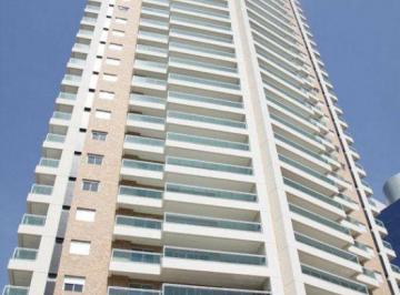 Apartamento · 239m² · 3 Quartos · 4 Vagas · Apartamento com 239m2, Andar alto, 3suites, Amplo living e sala de jantar. Varanda com churrasqueira