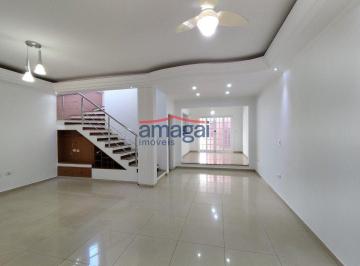 Casa · 230m² · 3 Quartos · 3 Vagas · Sobrado com piscina no Villa Branca à venda com 3 quartos