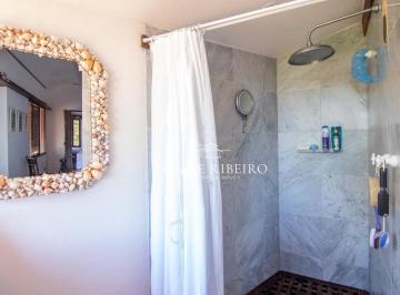Casa à venda em Ilhabela com Escritura Definitiva- ducha · Casa à venda com Escritura Definitiva em Ilhabela