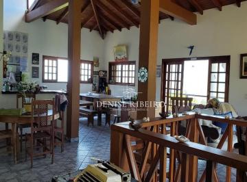 Casa com vista à venda em Ilhabela-sala · Casa com Vista em Ilhabela