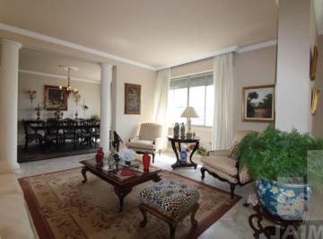 Apartamento · 244m² · 4 Quartos · 2 Vagas · Apartamento com 4 Dormitórios 01 Suíte 2 Vagas nem prédio nobre em Higienópolis